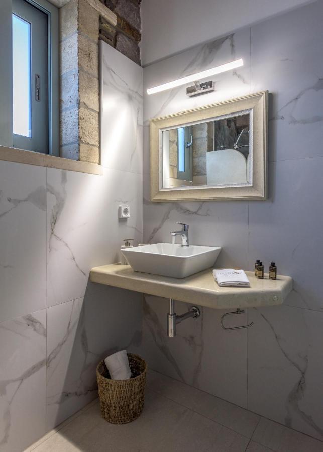 Hilltop Suites Milos Mytakas Екстер'єр фото